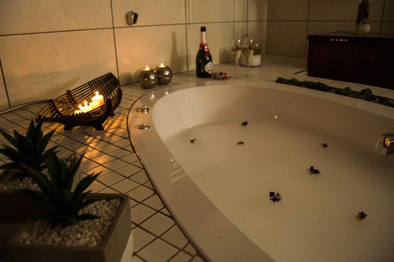 Aps Guesthouse Виндхук Экстерьер фото